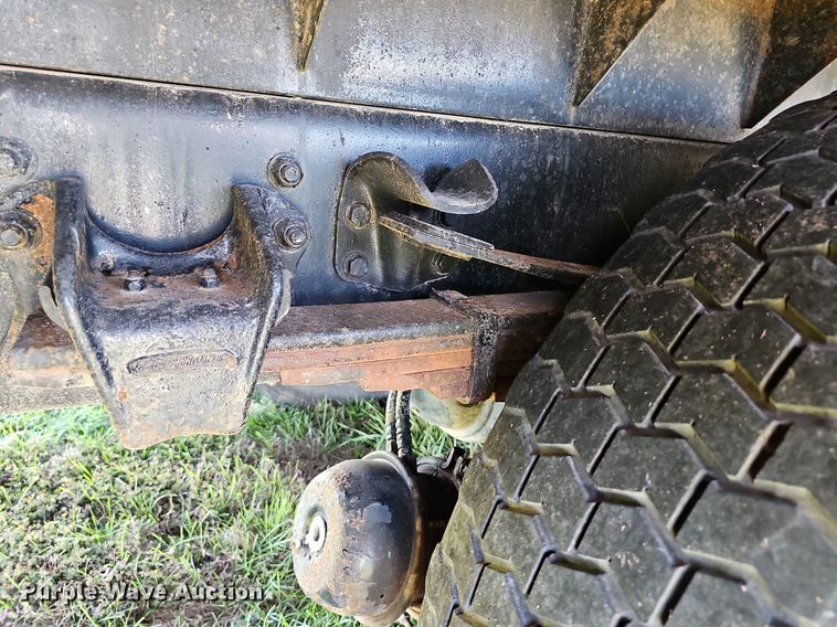 image for item DR5789 1998 Freightliner FL70  crane truck