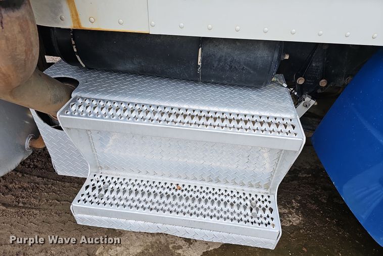 image for item DR5909 2008 Peterbilt 340  dump truck