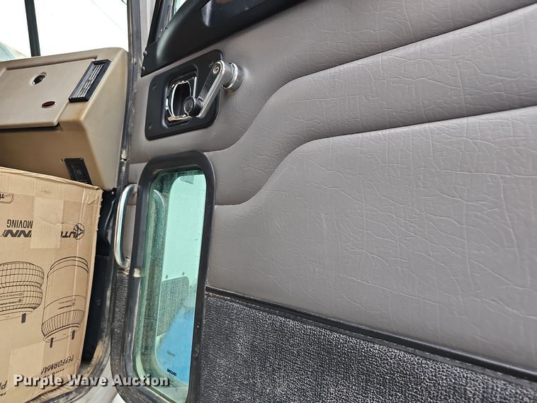 image for item DR5909 2008 Peterbilt 340  dump truck