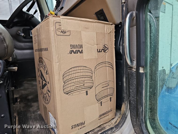 image for item DR5909 2008 Peterbilt 340  dump truck