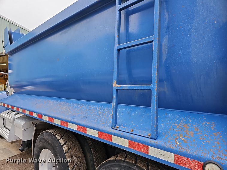 image for item DR5909 2008 Peterbilt 340  dump truck