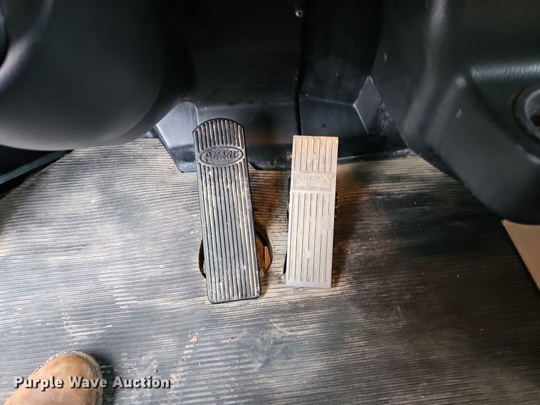 image for item DR5909 2008 Peterbilt 340  dump truck