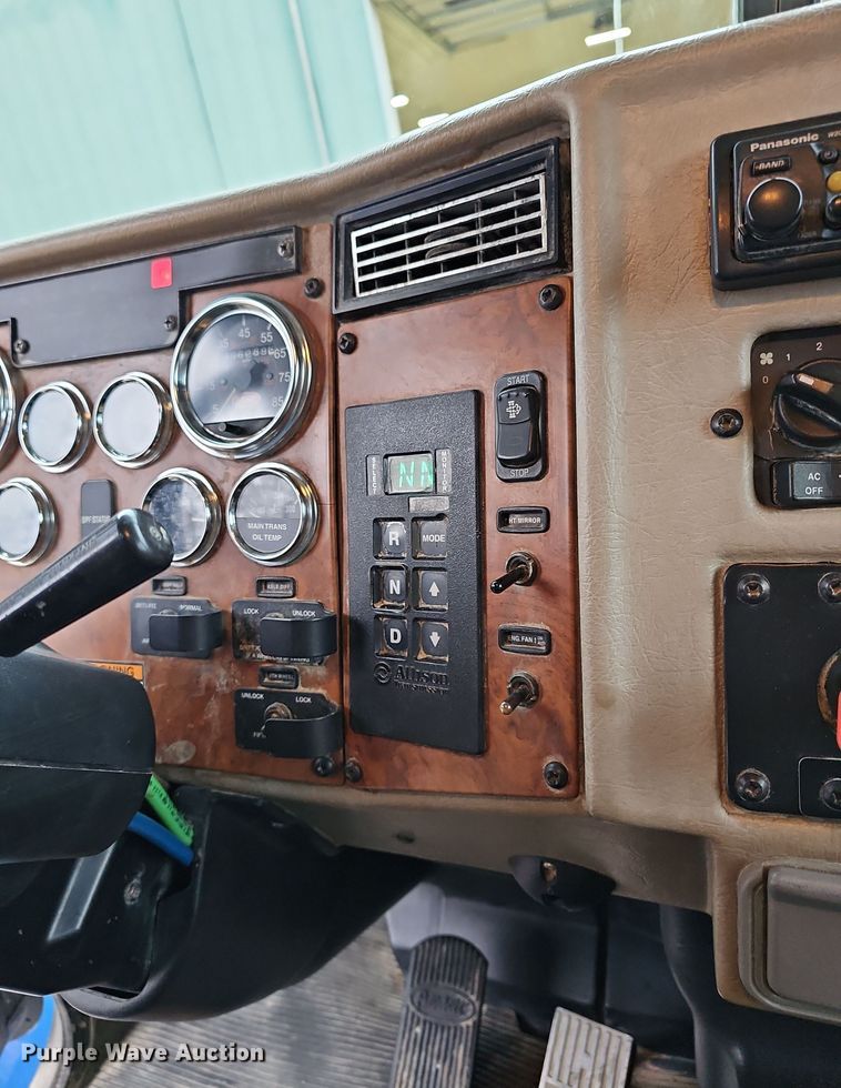 image for item DR5909 2008 Peterbilt 340  dump truck