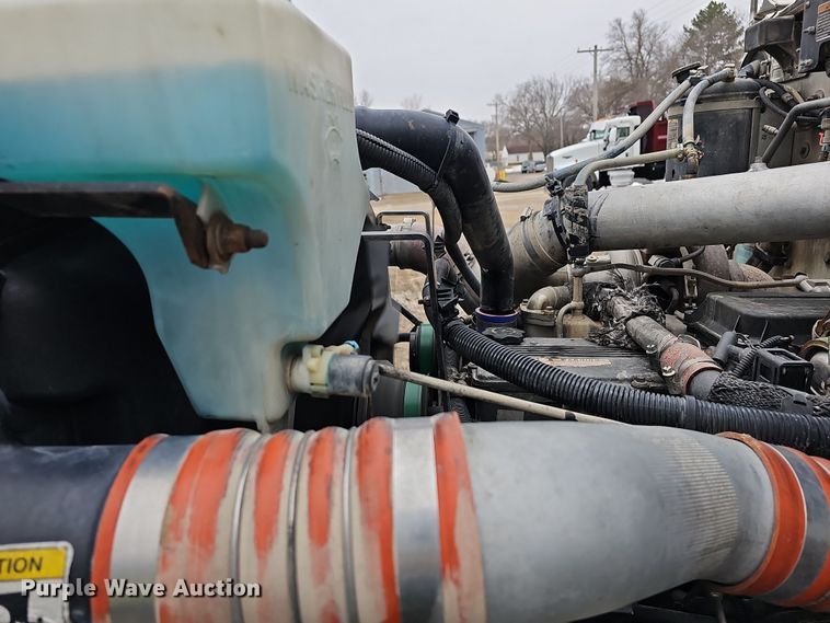 image for item DR5909 2008 Peterbilt 340  dump truck