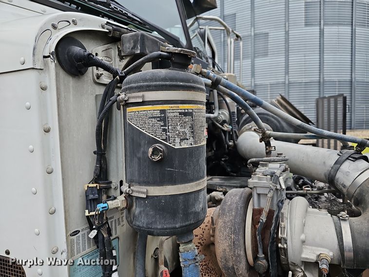 image for item DR5909 2008 Peterbilt 340  dump truck