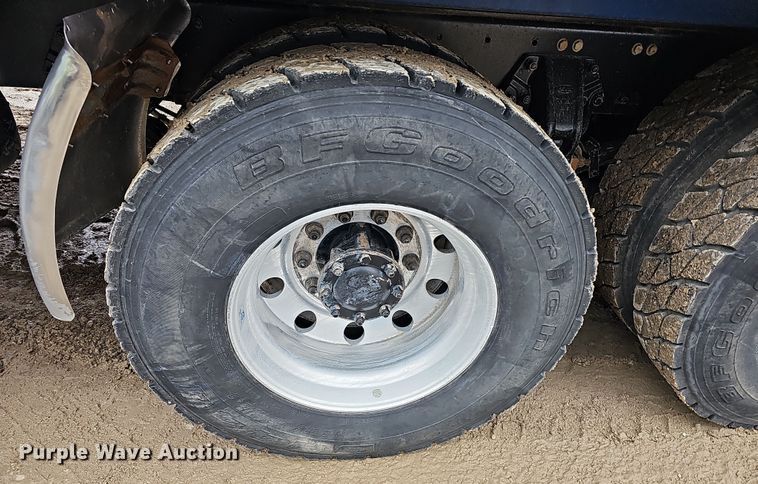 image for item DR5909 2008 Peterbilt 340  dump truck