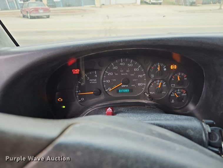 image for item DR5914 2003  Chevrolet C7500  dump truck