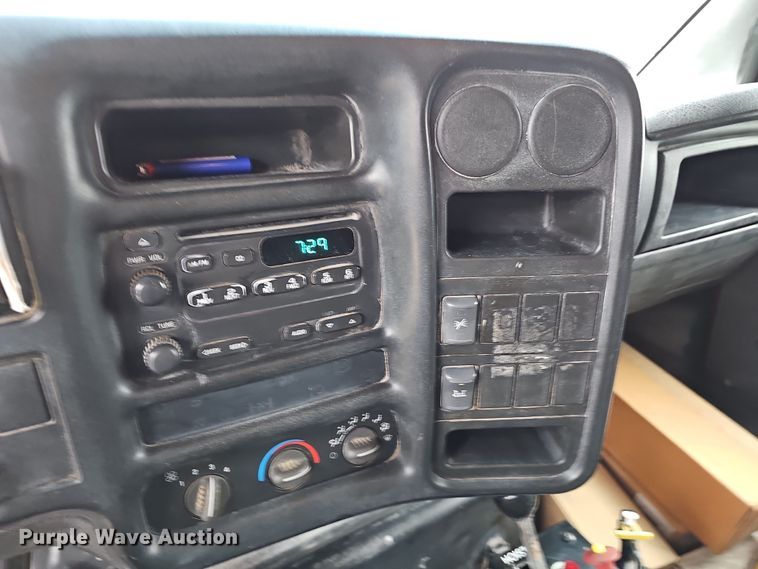 image for item DR5914 2003  Chevrolet C7500  dump truck