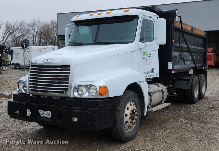 image for item DR7785 2005 Freightliner Century Class CST120  dump truck