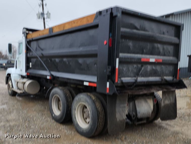 image for item DR7785 2005 Freightliner Century Class CST120  dump truck