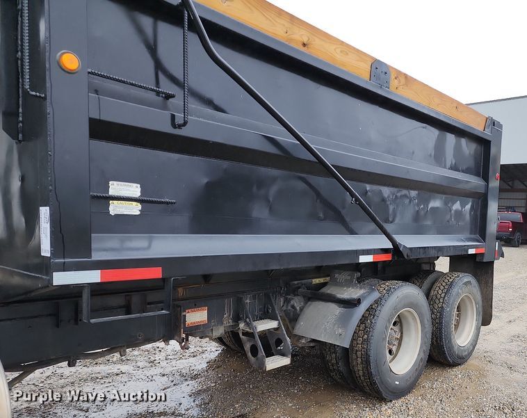 image for item DR7785 2005 Freightliner Century Class CST120  dump truck