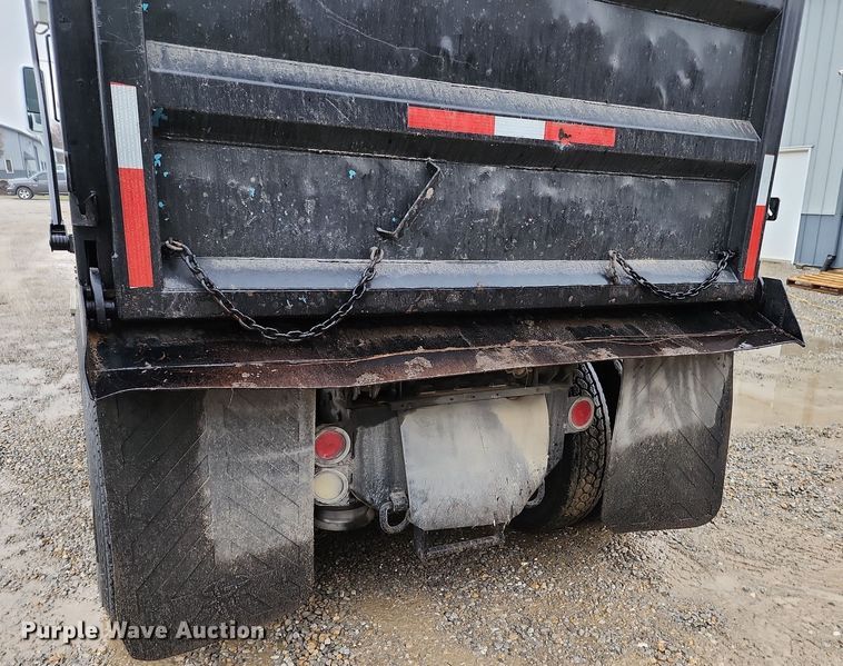 image for item DR7785 2005 Freightliner Century Class CST120  dump truck