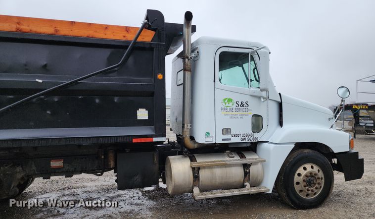 image for item DR7785 2005 Freightliner Century Class CST120  dump truck