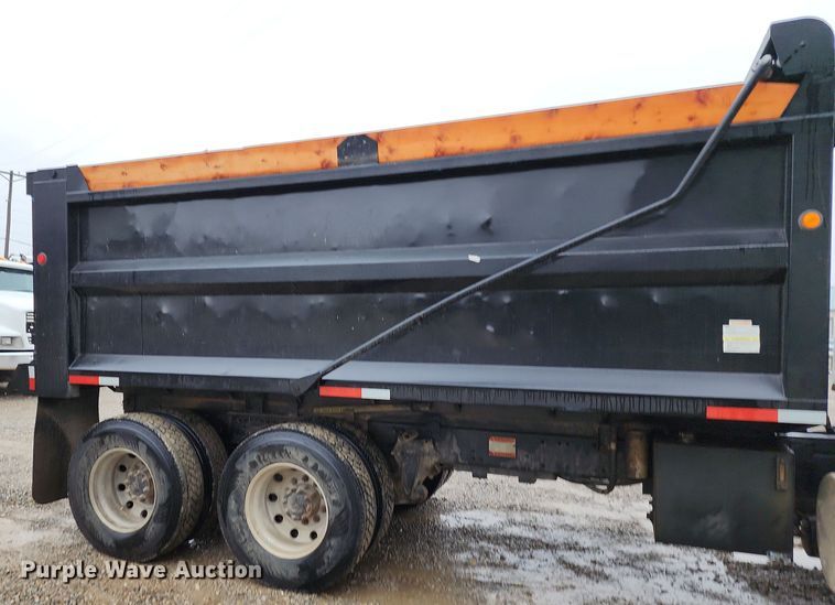 image for item DR7785 2005 Freightliner Century Class CST120  dump truck