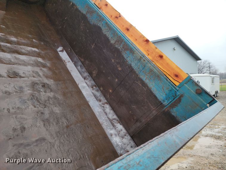 image for item DR7785 2005 Freightliner Century Class CST120  dump truck