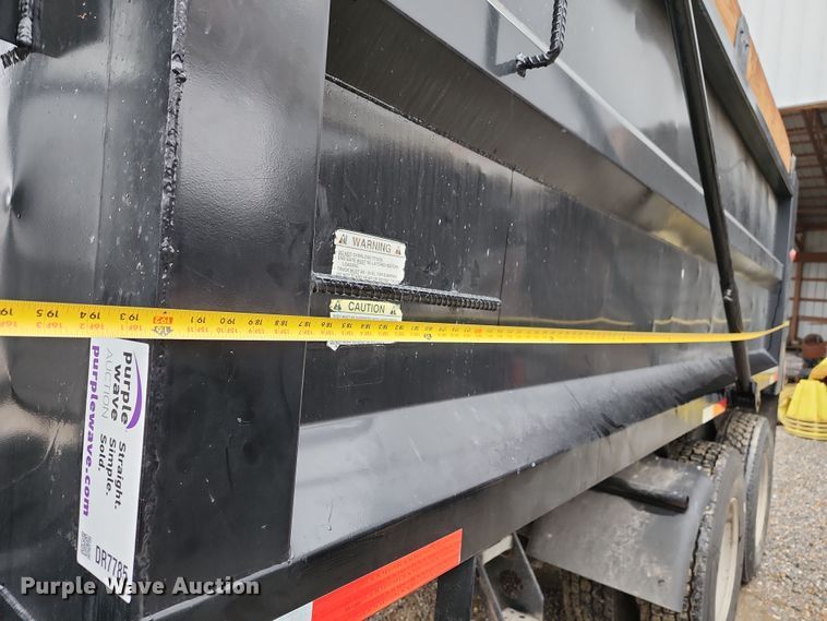 image for item DR7785 2005 Freightliner Century Class CST120  dump truck