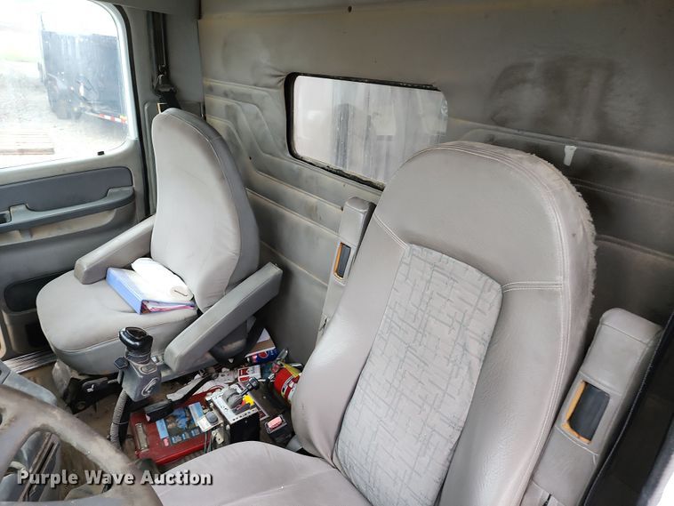 image for item DR7785 2005 Freightliner Century Class CST120  dump truck