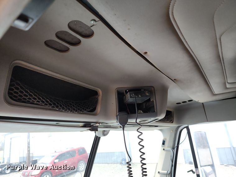 image for item DR7785 2005 Freightliner Century Class CST120  dump truck