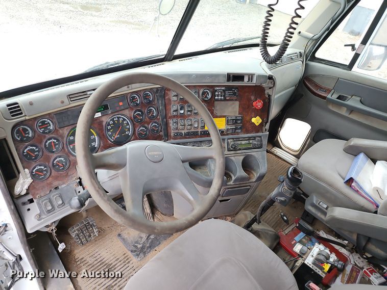 image for item DR7785 2005 Freightliner Century Class CST120  dump truck