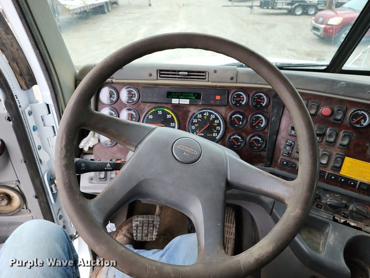 image for item DR7785 2005 Freightliner Century Class CST120  dump truck