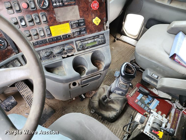 image for item DR7785 2005 Freightliner Century Class CST120  dump truck