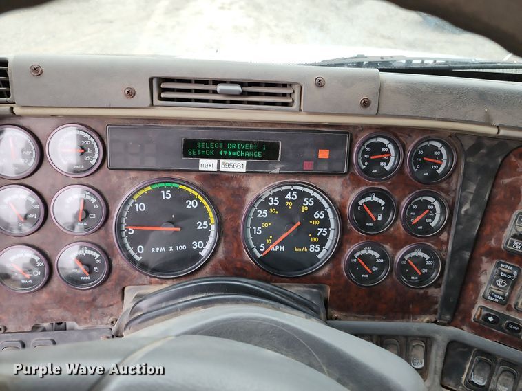 image for item DR7785 2005 Freightliner Century Class CST120  dump truck