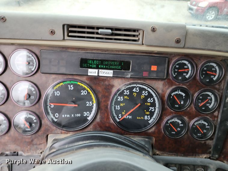 image for item DR7785 2005 Freightliner Century Class CST120  dump truck