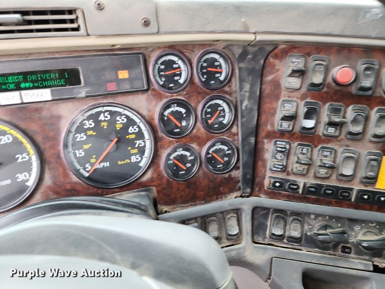 image for item DR7785 2005 Freightliner Century Class CST120  dump truck