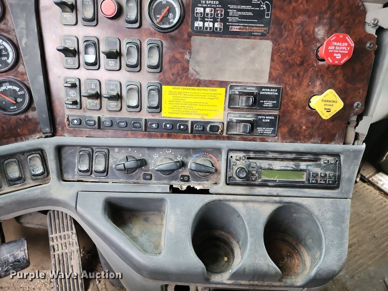 image for item DR7785 2005 Freightliner Century Class CST120  dump truck