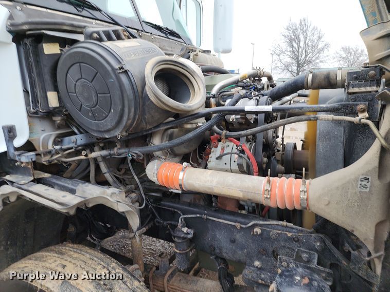 image for item DR7785 2005 Freightliner Century Class CST120  dump truck