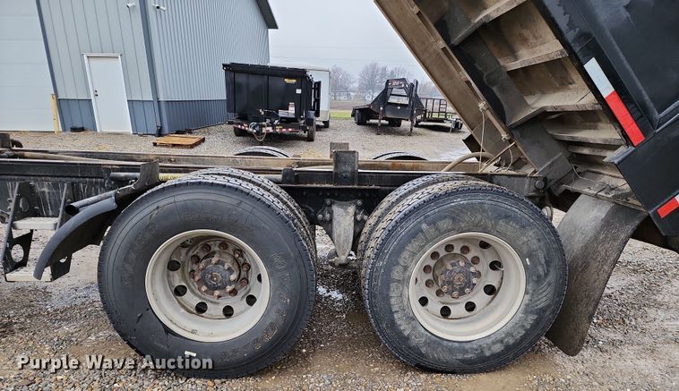 image for item DR7785 2005 Freightliner Century Class CST120  dump truck