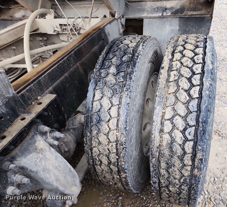 image for item DR7785 2005 Freightliner Century Class CST120  dump truck