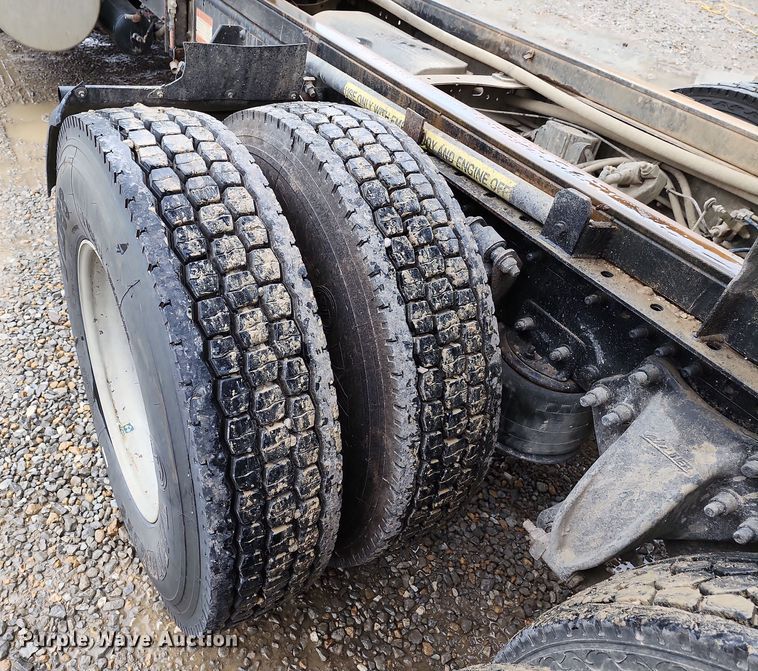 image for item DR7785 2005 Freightliner Century Class CST120  dump truck