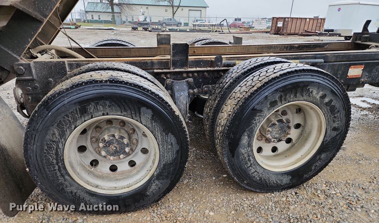 image for item DR7785 2005 Freightliner Century Class CST120  dump truck