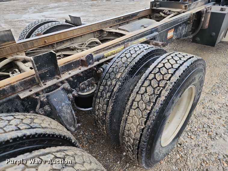 image for item DR7785 2005 Freightliner Century Class CST120  dump truck