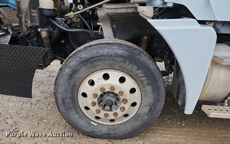 image for item DR7785 2005 Freightliner Century Class CST120  dump truck