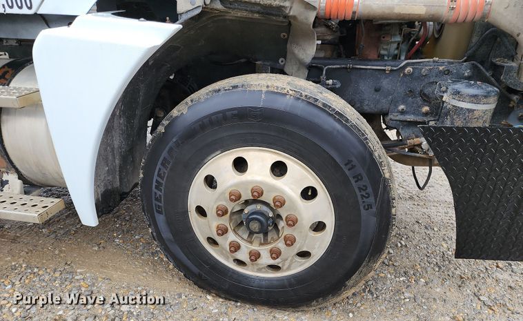 image for item DR7785 2005 Freightliner Century Class CST120  dump truck