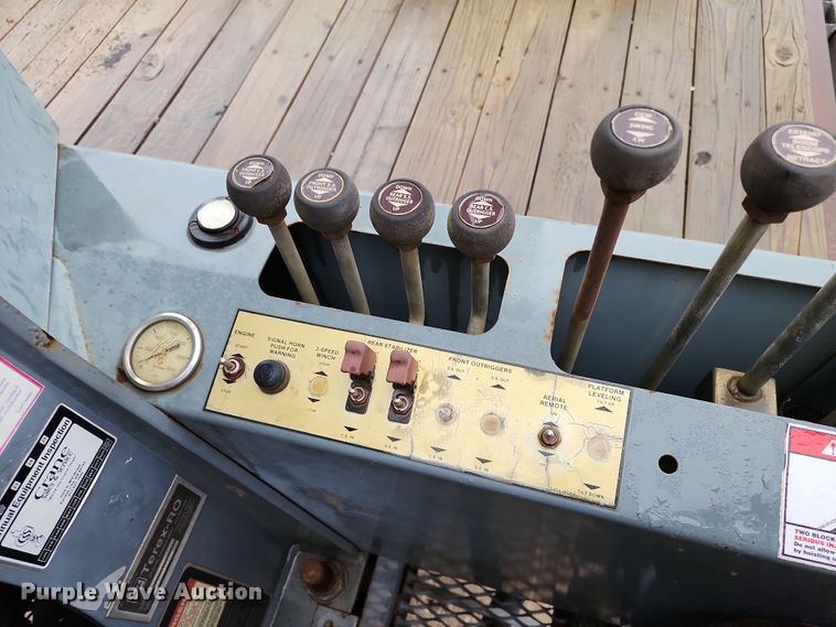 image for item DR7786 2000 Sterling L8500  crane truck