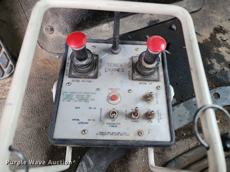 image for item DR7786 2000 Sterling L8500  crane truck