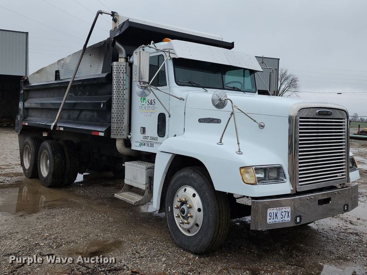 image for item DR7787 1990 Freightliner FLD120  dump truck