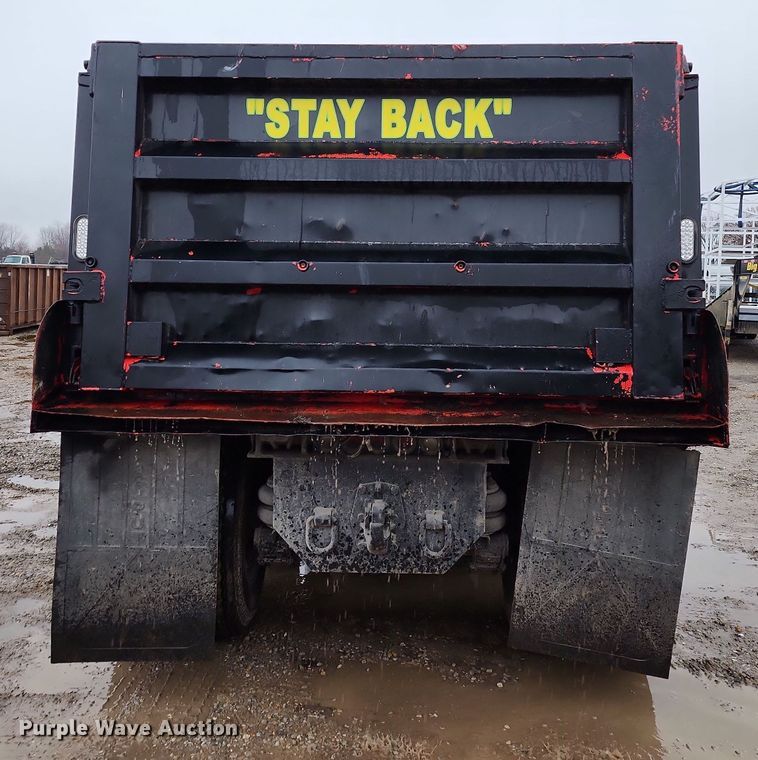 image for item DR7787 1990 Freightliner FLD120  dump truck