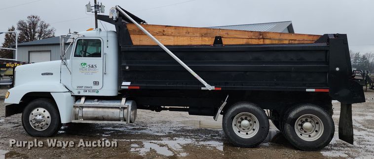image for item DR7787 1990 Freightliner FLD120  dump truck
