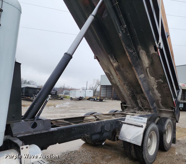 image for item DR7787 1990 Freightliner FLD120  dump truck