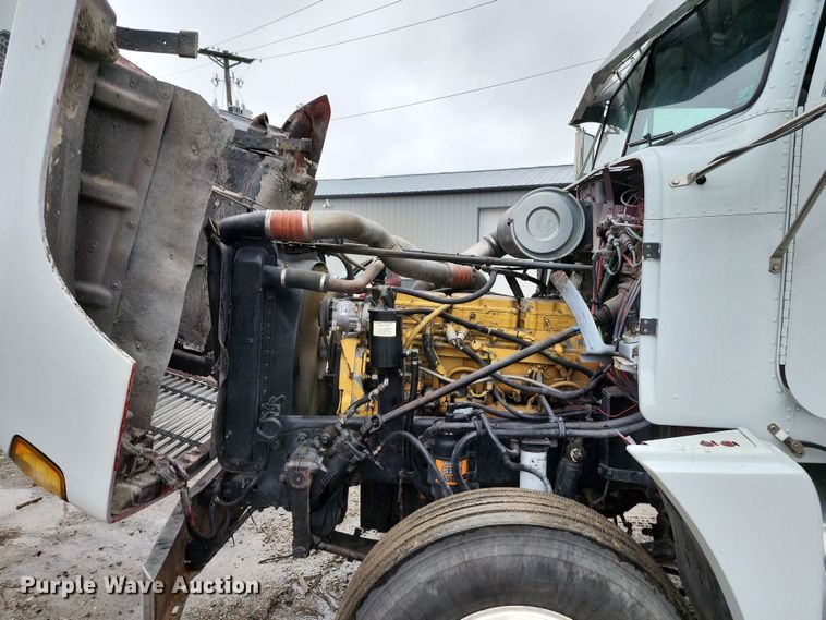 image for item DR7787 1990 Freightliner FLD120  dump truck