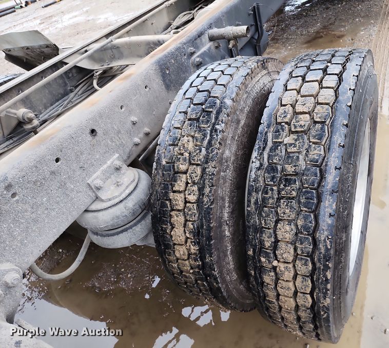 image for item DR7787 1990 Freightliner FLD120  dump truck