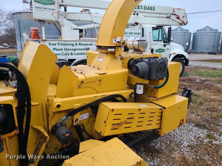 image for item DR7800 2013 Vermeer BC1200XL  wood chipper