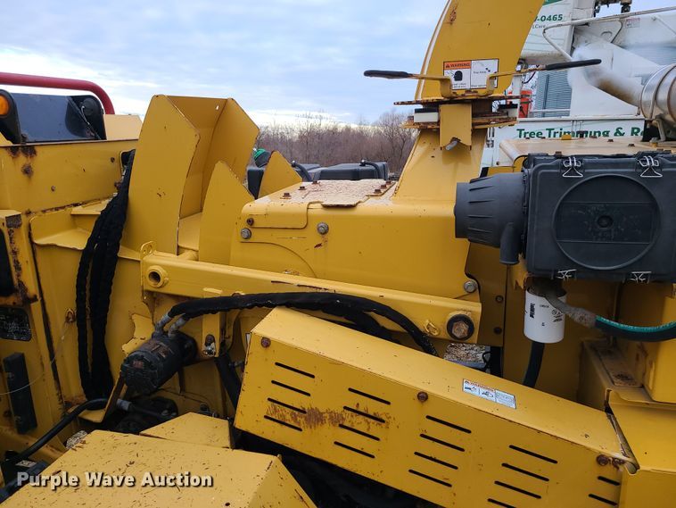 image for item DR7800 2013 Vermeer BC1200XL  wood chipper