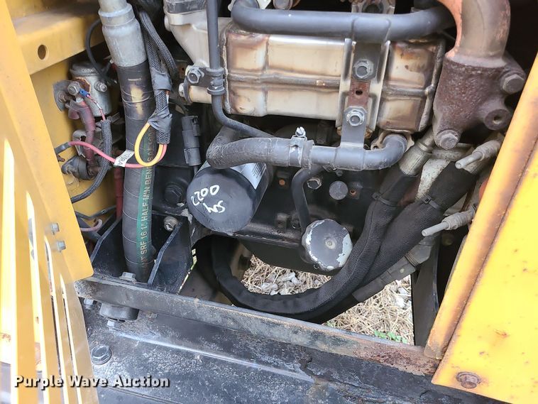 image for item DR7800 2013 Vermeer BC1200XL  wood chipper