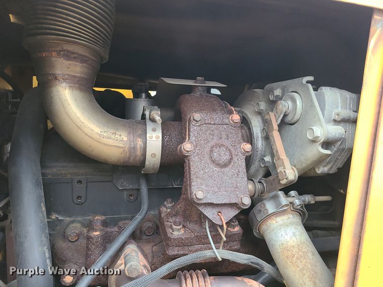 image for item DR7800 2013 Vermeer BC1200XL  wood chipper