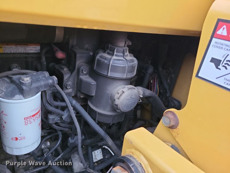 image for item DR7800 2013 Vermeer BC1200XL  wood chipper